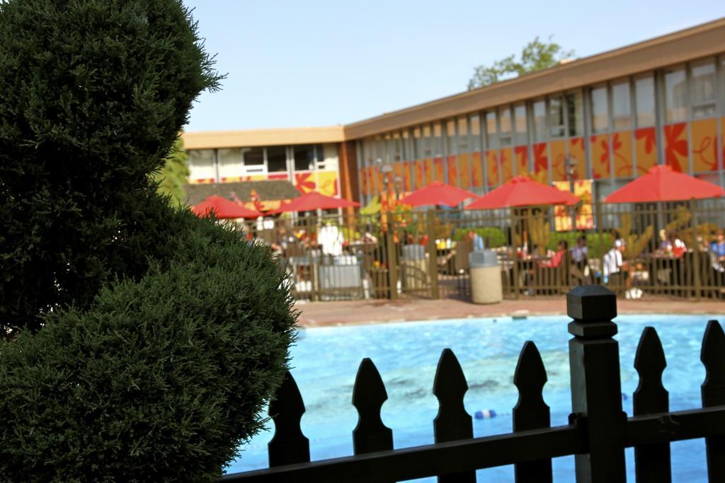 Ramada Msp Airport At The Mall Bloomington Exterior foto
